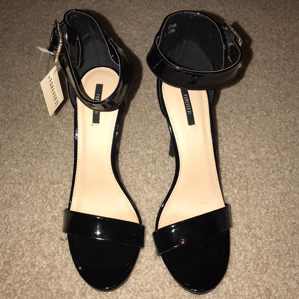 Forever 21 Heels Size 10 Color Black Gold